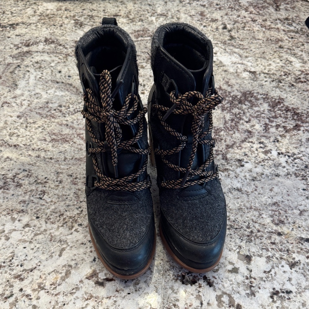 Sorel Black and Gray Lace-Up Boots
